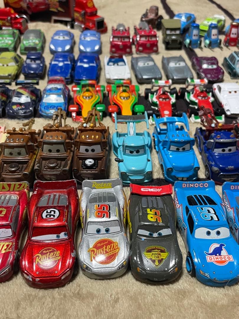 トミカ カーズ　ミニカー138台セット まとめ売り