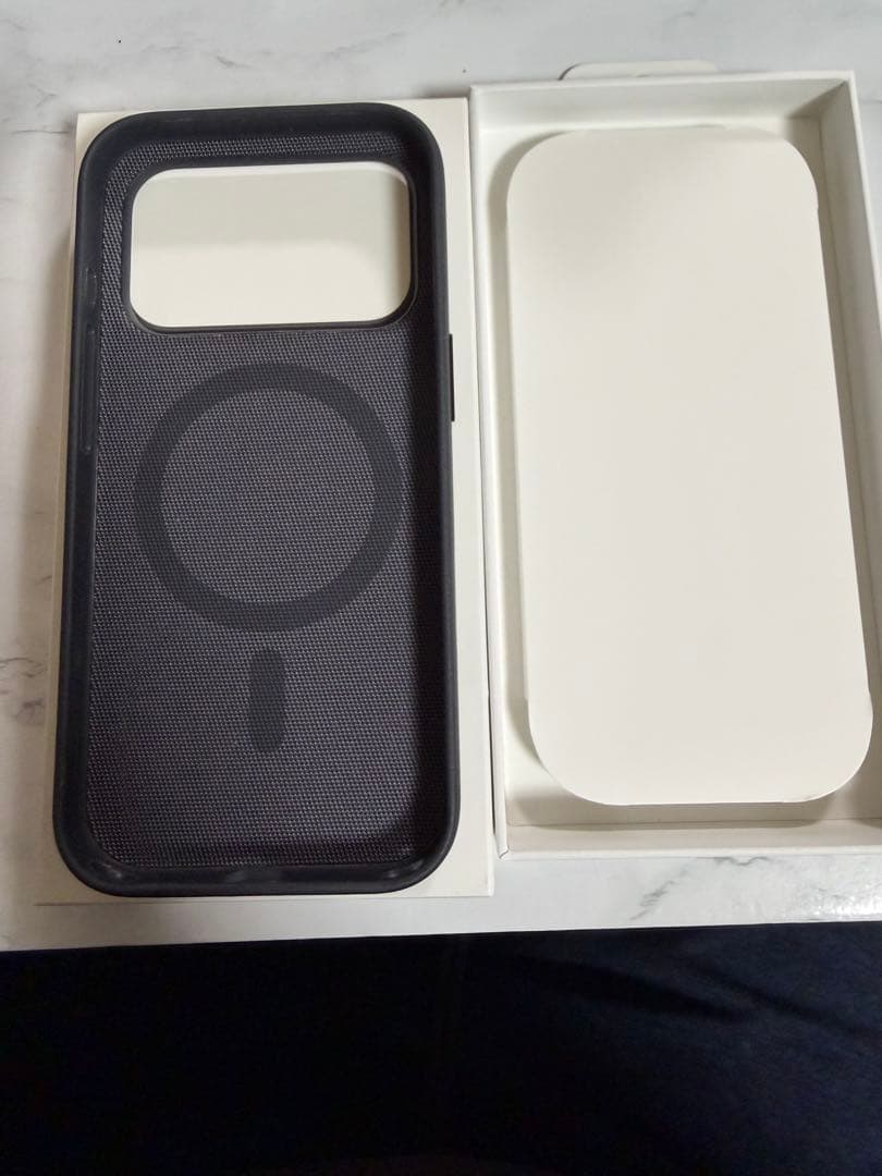 iPhone17プロテックウーブンケースブラック