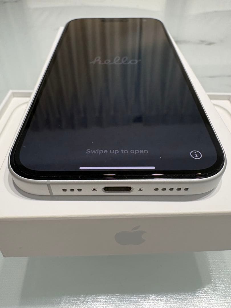 【値下げ】iPhone16 512GB ホワイト美品　SIMフリー