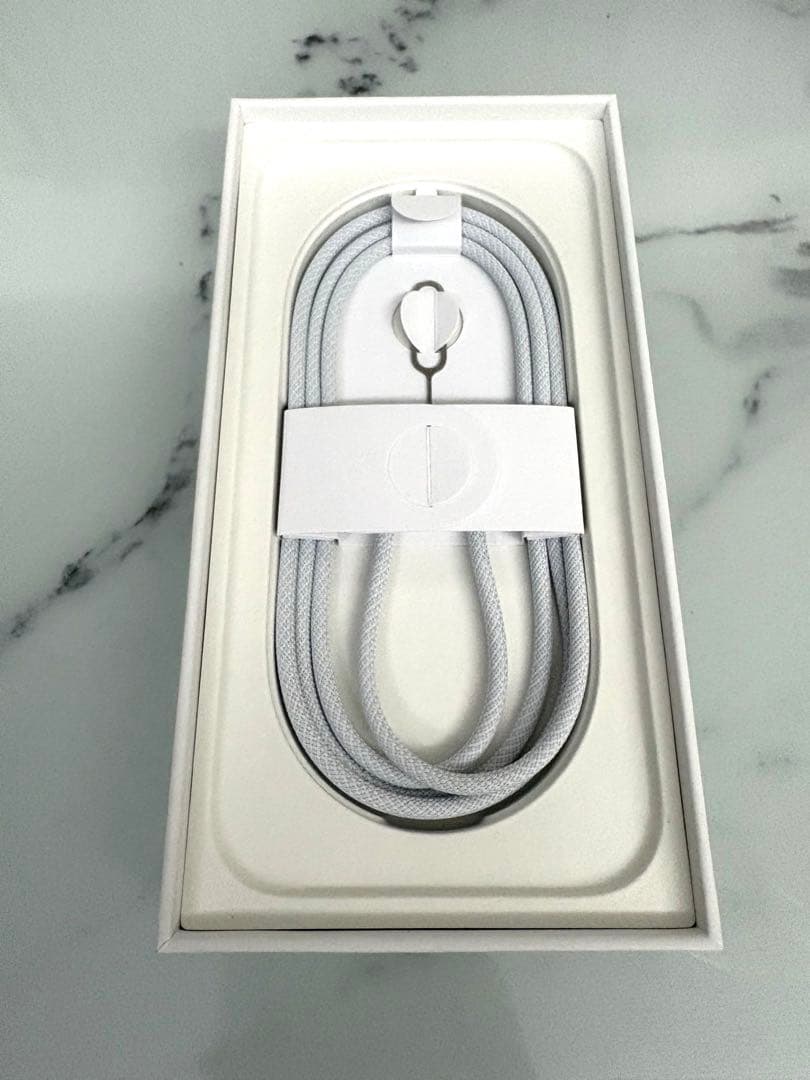 【値下げ】iPhone16 512GB ホワイト美品　SIMフリー