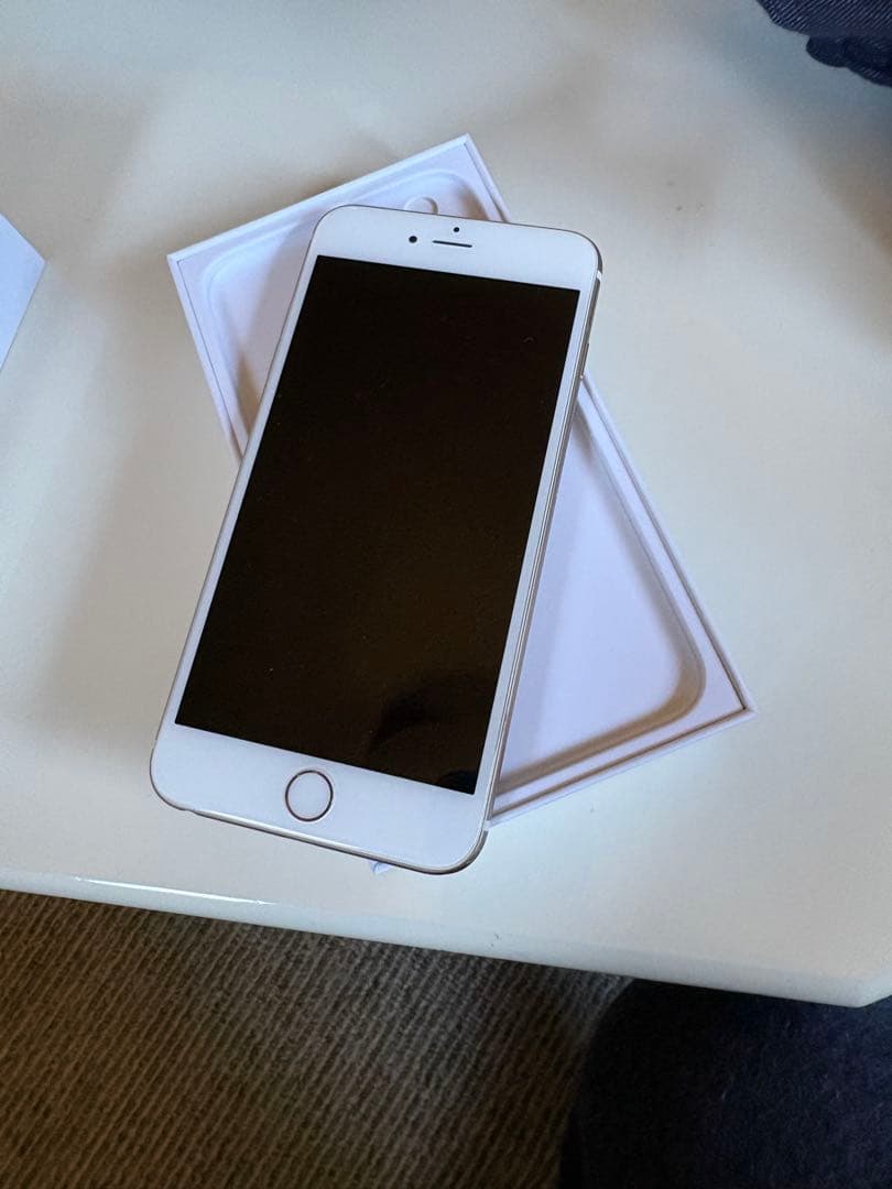 Apple iPhone 6Plus ゴールド 64GB 美品　箱、備品付き