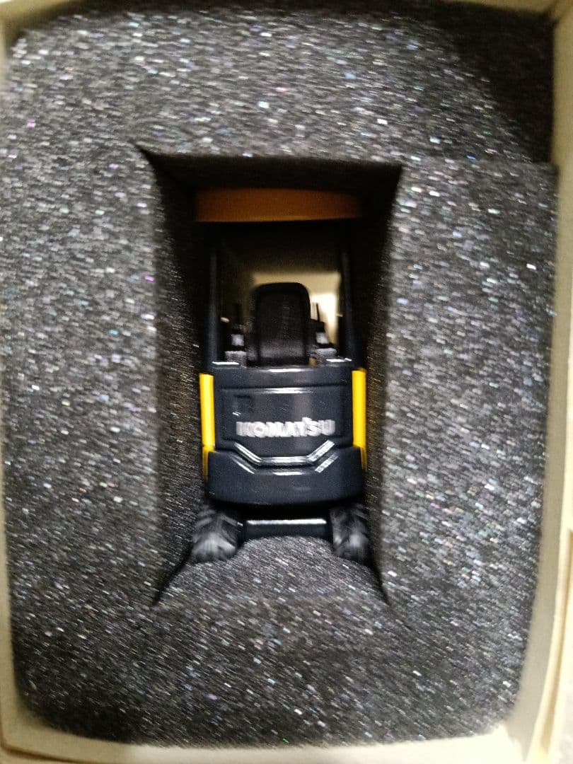 粟*地様 KOMATSU PC18MR ミニチュアモデル 1/32 イタリア製