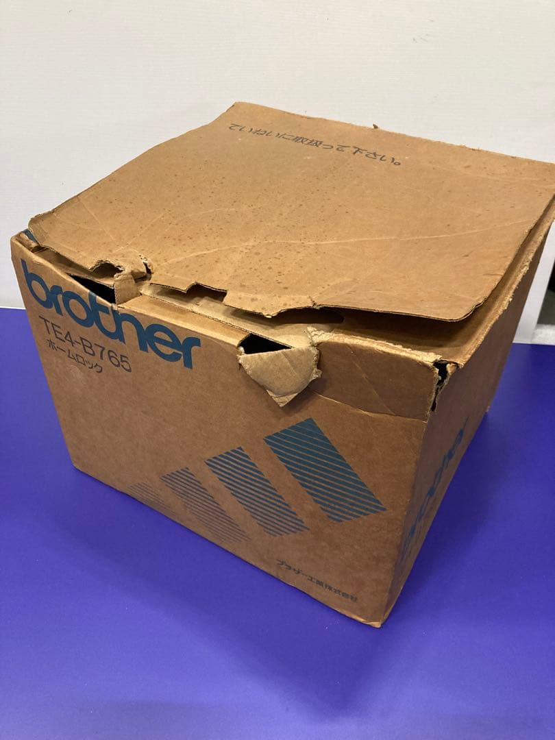 B）brother　ブラザー　ロックミシン　TE4-B765　ホームロック