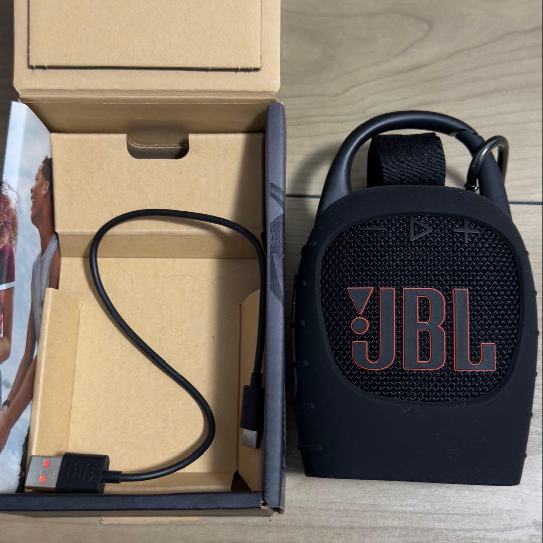 ②JBL CLIP5 ケース付き