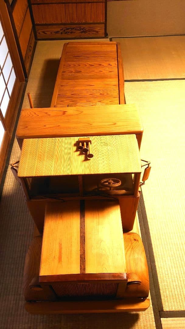 木製トラック型おもちゃ