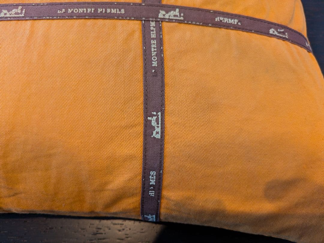 【美品】HERMES エルメスのオレンジクッション
