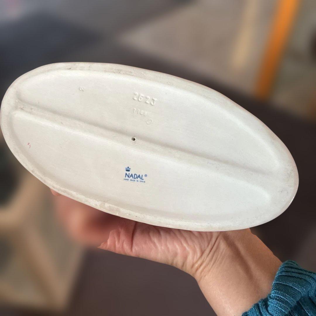 スペインのナダル社磁器製フィギュリン「少女とうさぎ」　リヤドロ姉妹ブランド