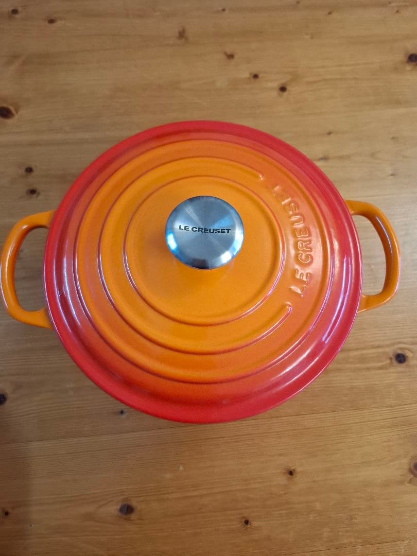 LE CREUSET 20cm ブラックホーローシルバーつまみ両手鍋 オレンジ