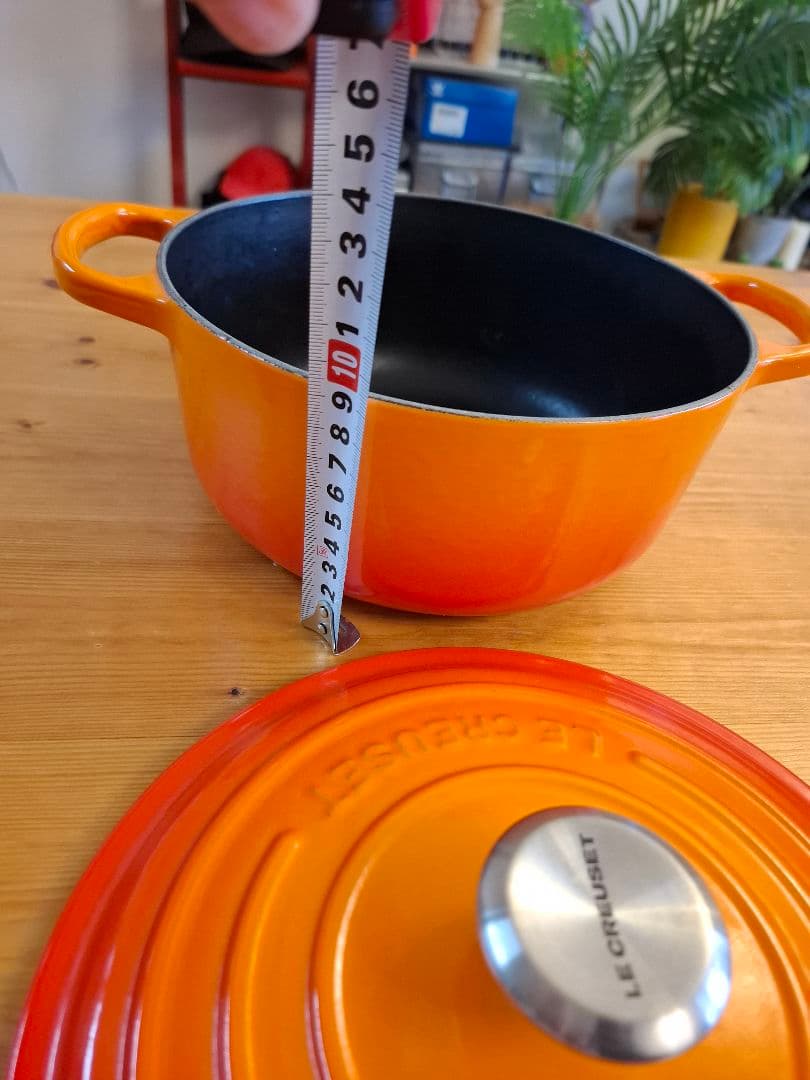 LE CREUSET 20cm ブラックホーローシルバーつまみ両手鍋 オレンジ
