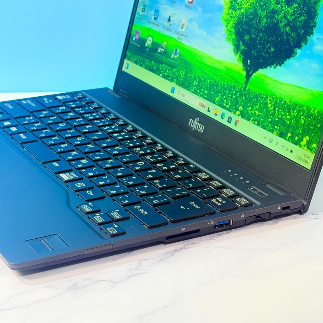 超薄型軽量！メモリ8GB・SSDで快速◆指紋認証◆Win11☆ノートパソコン