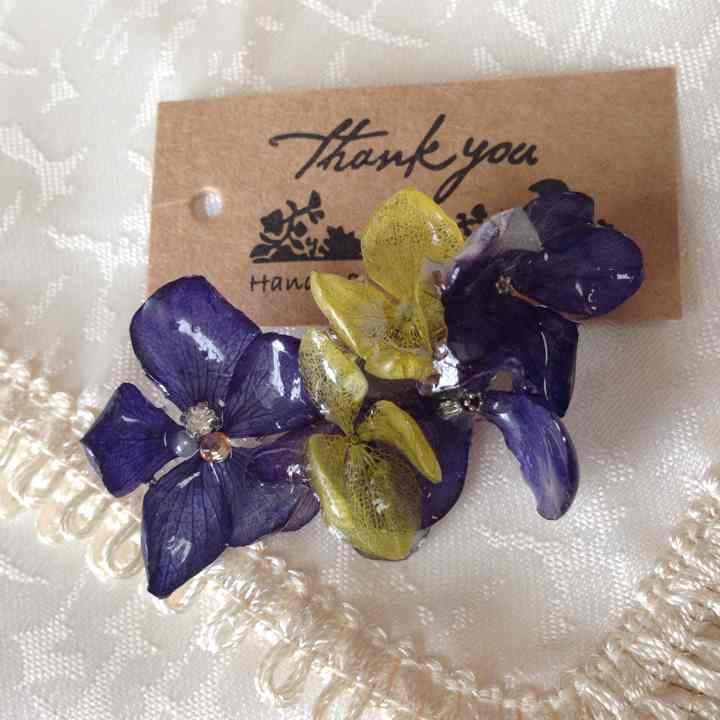 ブローチ ✩*॰本物のお花を✩*॰ ストーンつき