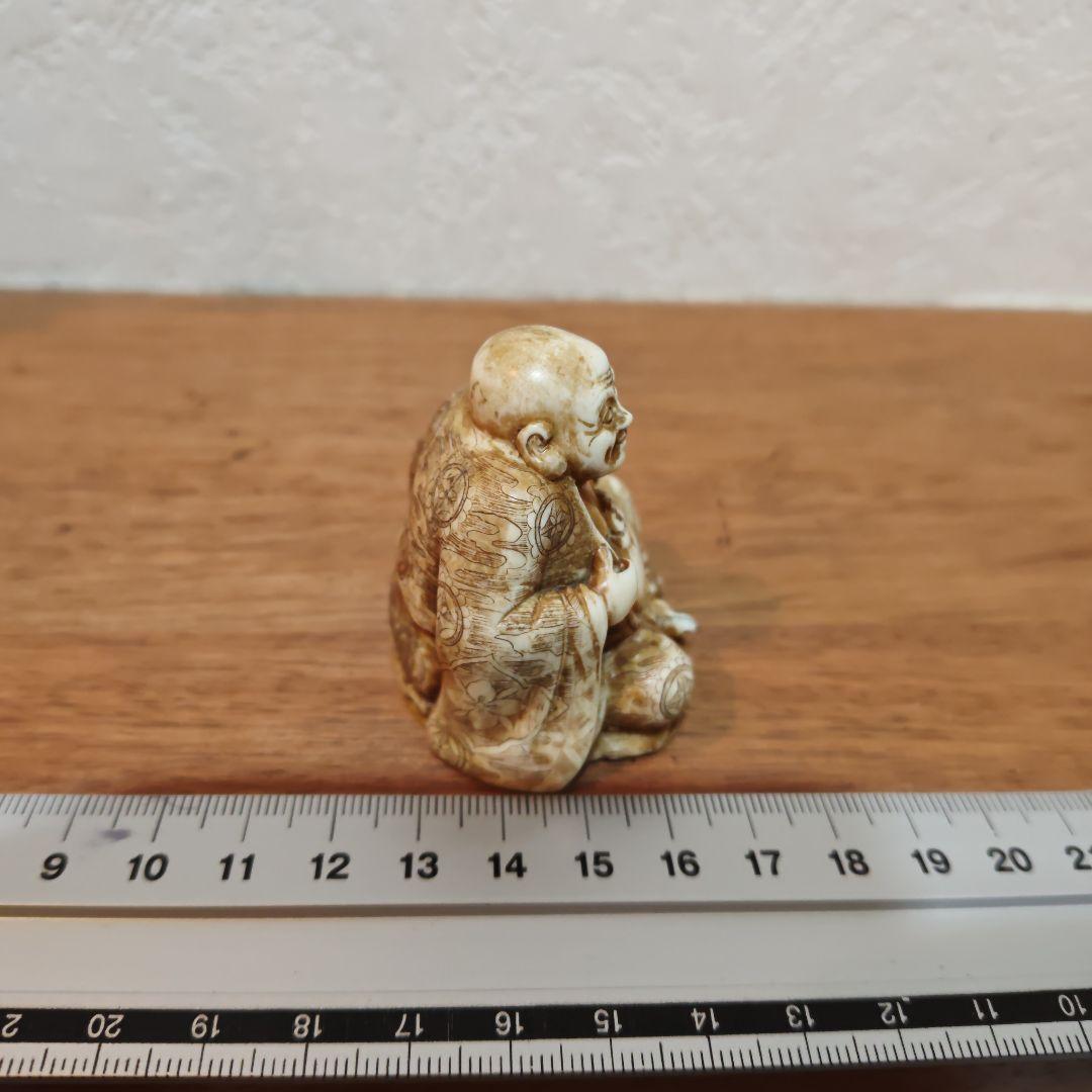 時代提物 仏教美術置根付 天然素材【羅漢様坐像】高さ約5.1cm 重69ｇ縁起物