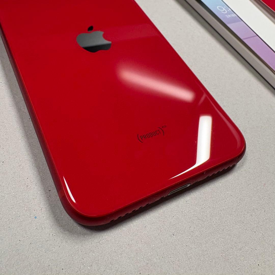 雑*人様 Apple iPhone SE (第2世代) レッド