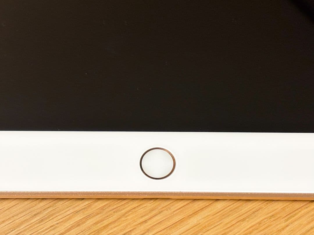 iPad 第8世代 WiFi 32GB ゴールド 美品