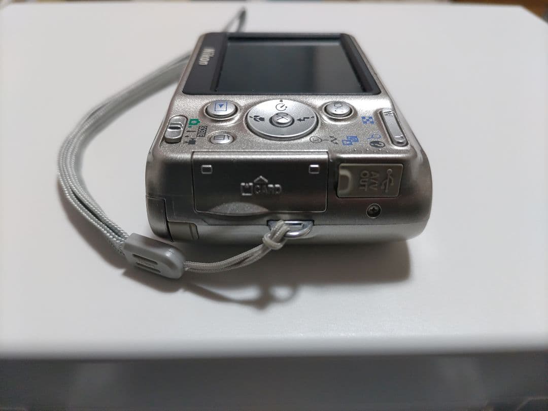 Nikon　COOLPIX　L6　シルバー（本体のみ）
