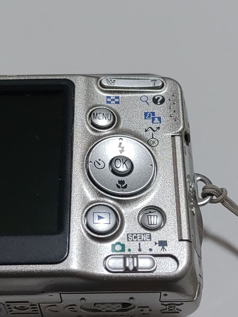 Nikon　COOLPIX　L6　シルバー（本体のみ）