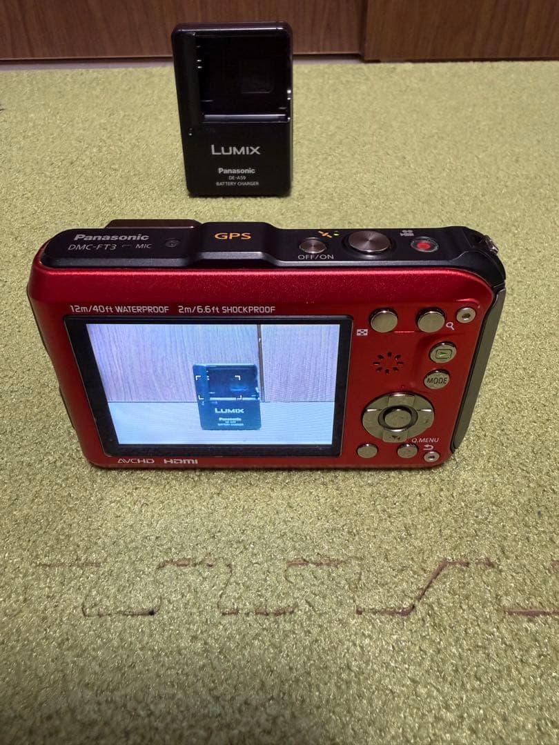 Panasonic LUMIX DMC-FT3 防水デジタルカメラ　レッド