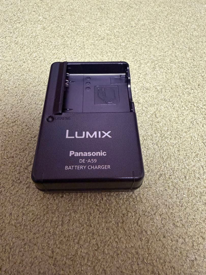 Panasonic LUMIX DMC-FT3 防水デジタルカメラ　レッド