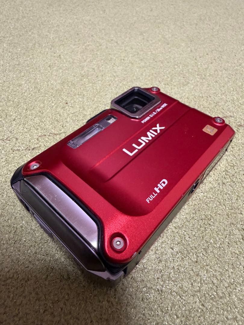 Panasonic LUMIX DMC-FT3 防水デジタルカメラ　レッド