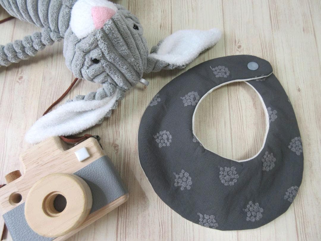 ꫛꫀꪝ ミニエッグ アナベルの刺繍 チャコールグレー❁