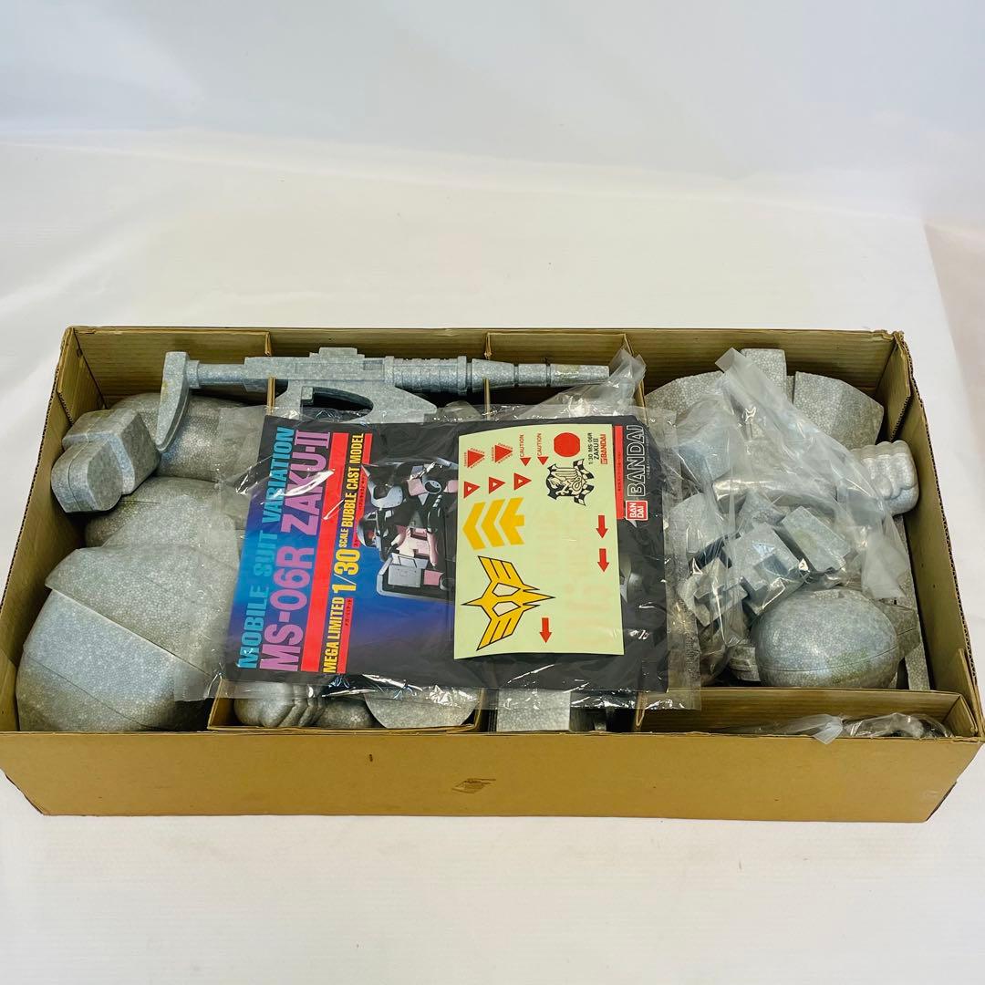 1/30　バブルキャストモデル MS-06R ザクⅡ 黒い三連星使用機