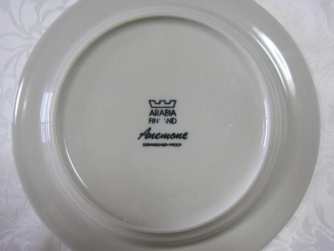 アラビア　アネモネ　ディナーセット　大皿（25.5Φ）とデザート皿（20.0Φ）