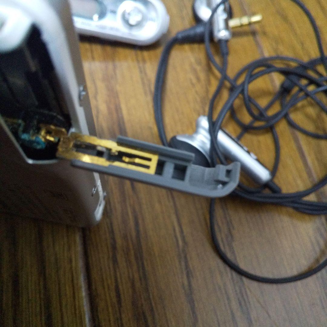 き*ん様 送料込み匿名配送パナソニックポータブルMDプレーヤSJ-MJ100即落