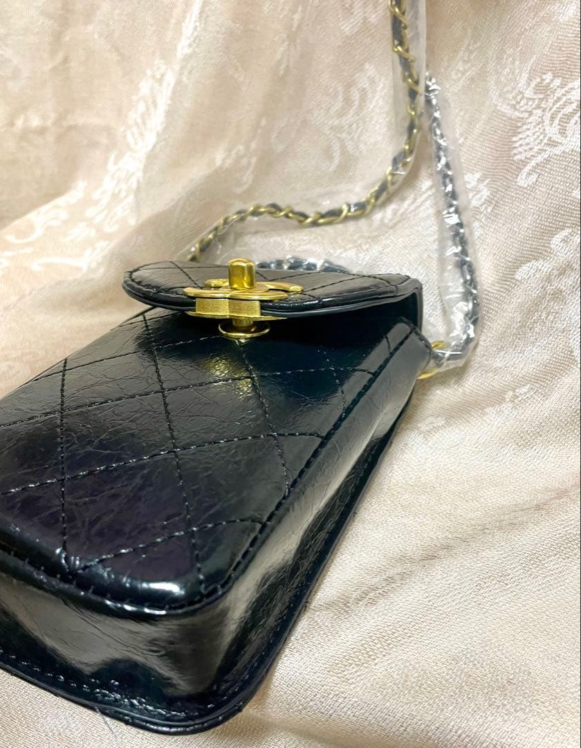 CHANEL スマホショルダーバッグ＆ミニ財布✨限定チャーム付き✨