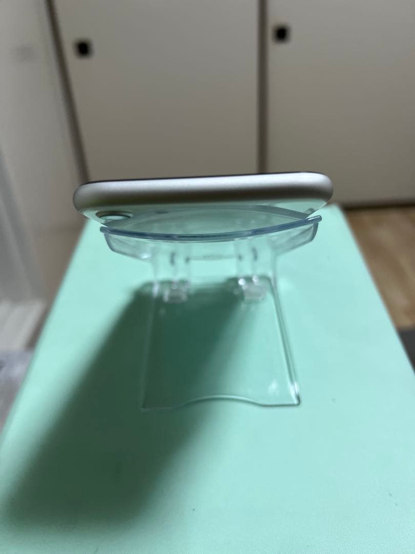 美品！iPhone SE 第2世代 64GB SIMフリー