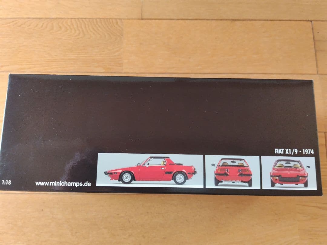 ミニチャンプス「FIAT X1/9·1974 」1:18