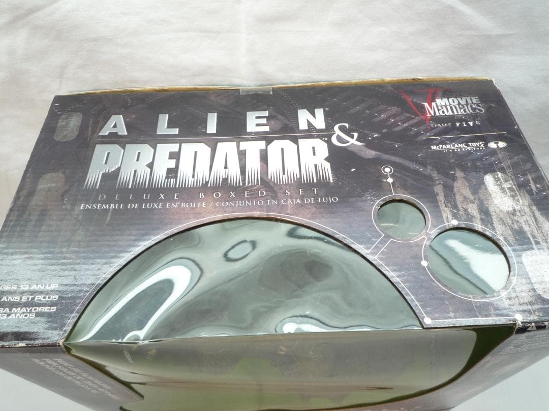 マクファーレン フィギュア ALIEN & PREDATOR デラックスボックス