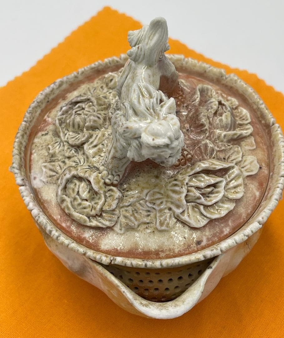 備前焼　白備前　難波誠治作　獅子　宝瓶　NS8