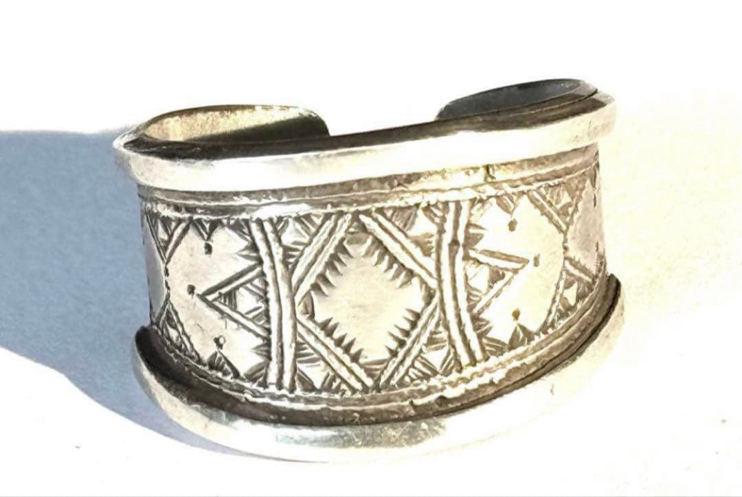 トゥアレグ族　ハンドメイド　シルバーリング