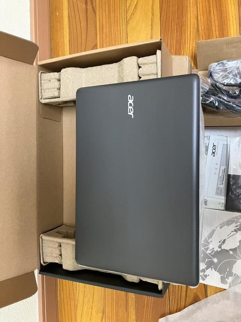 エイサーAspireノ−トパソコン AO1-131-F12N/KF 展示品