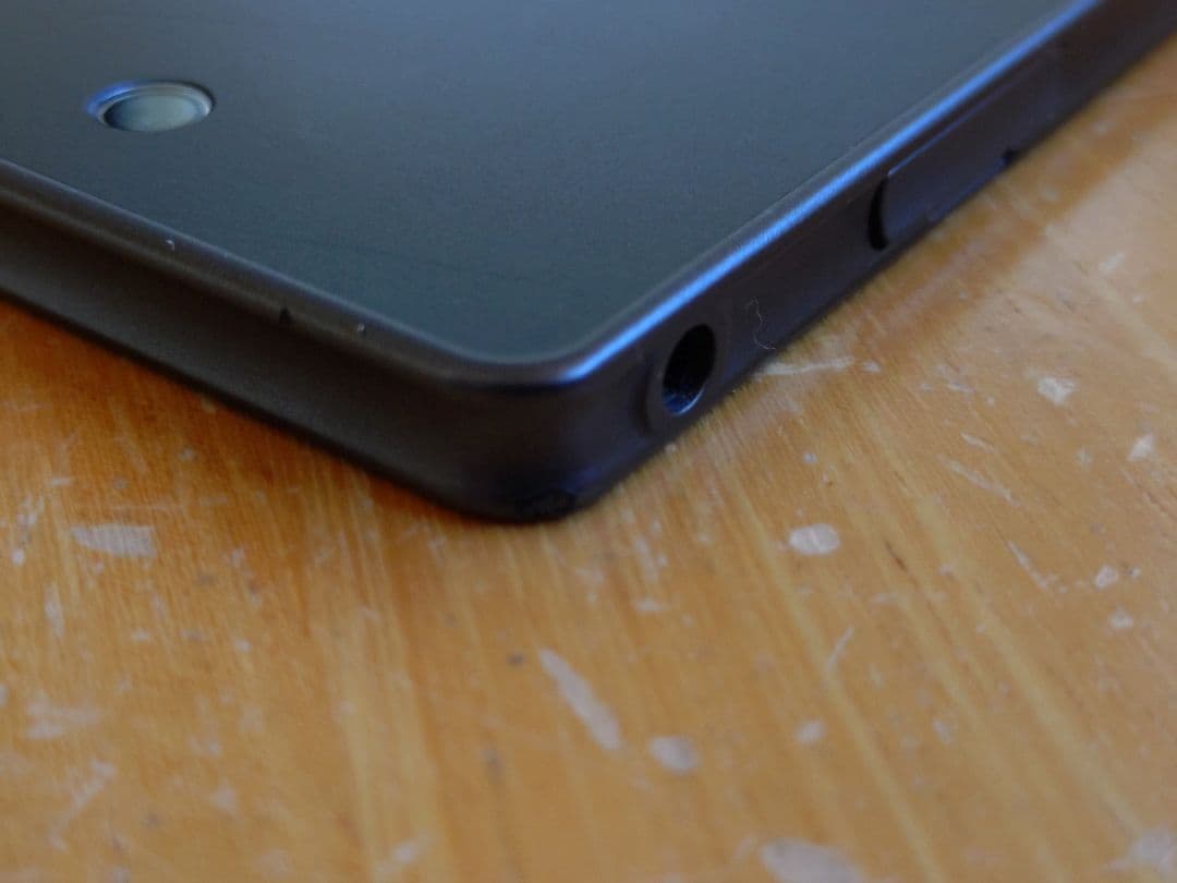 【中古品】arrows Tab F-02K ブラック ②