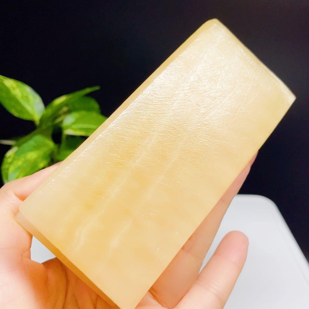 【超美品】　天然石　パワーストーン　麒麟　彫り　置物　カルサイト　1