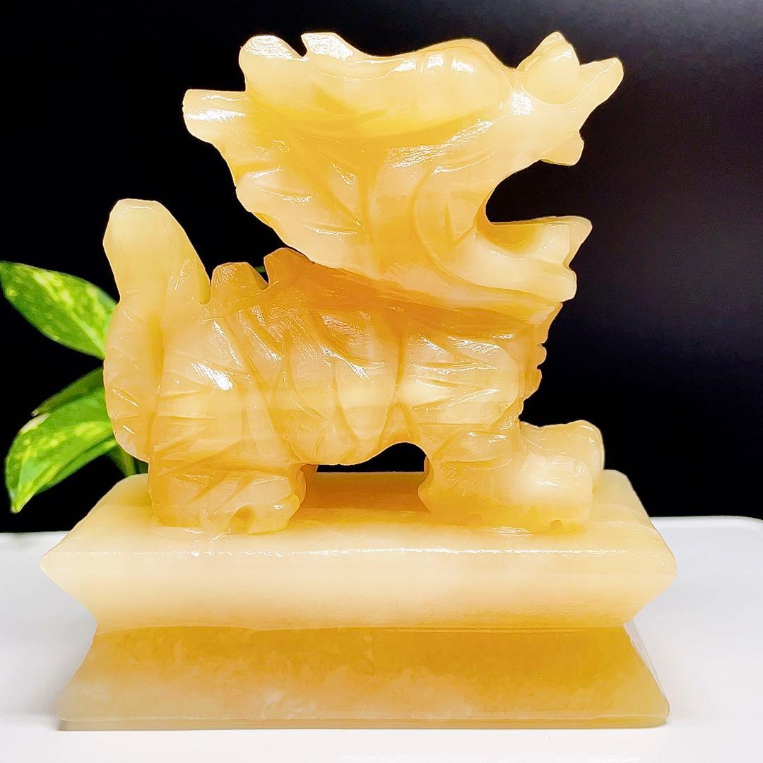 【超美品】　天然石　パワーストーン　麒麟　彫り　置物　カルサイト　1