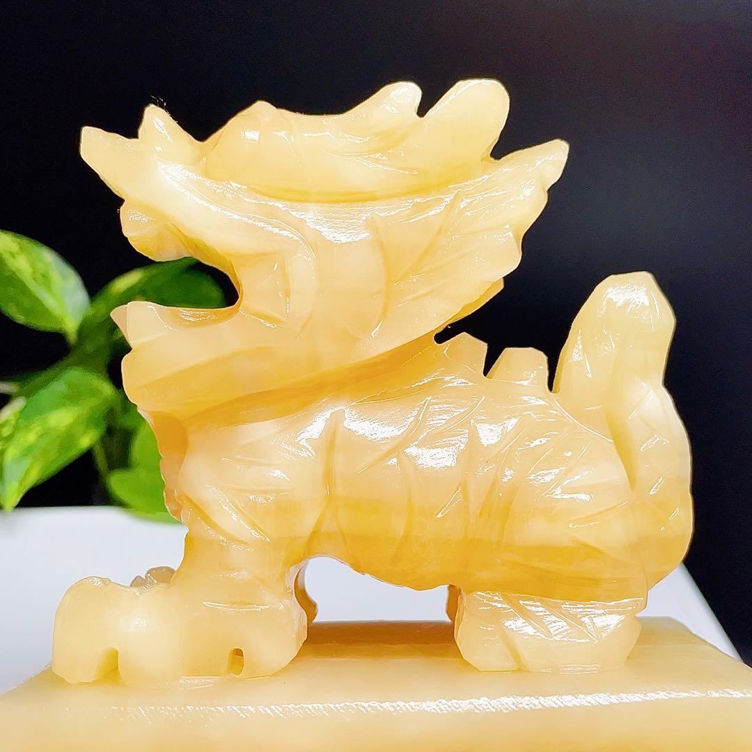 【超美品】　天然石　パワーストーン　麒麟　彫り　置物　カルサイト　1