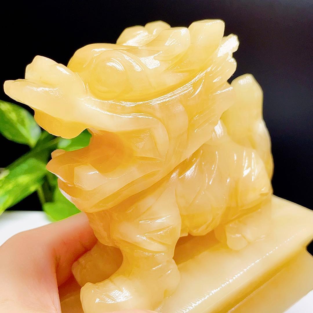 【超美品】　天然石　パワーストーン　麒麟　彫り　置物　カルサイト　1