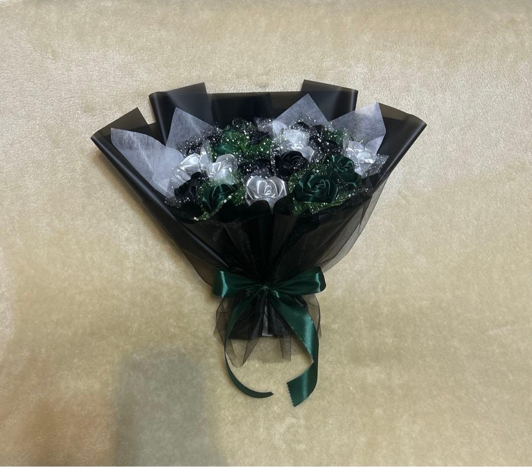 21本濃い緑・黒・シルバーバラブーケプレゼントお祝い枯れない花永生薔薇特別な人へ