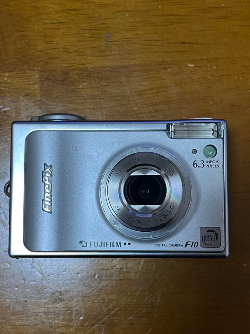 デジタルカメラ FUJIFILM FinePix F10