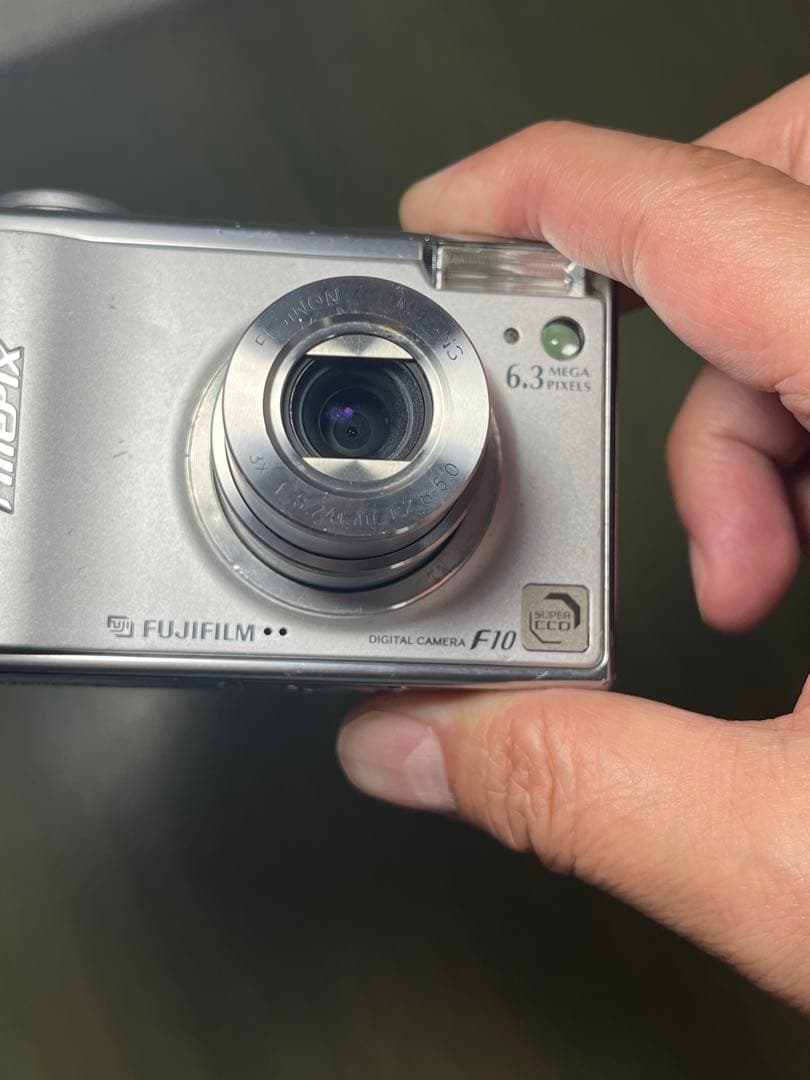 デジタルカメラ FUJIFILM FinePix F10