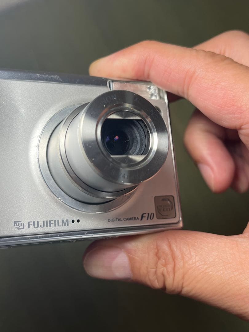 デジタルカメラ FUJIFILM FinePix F10