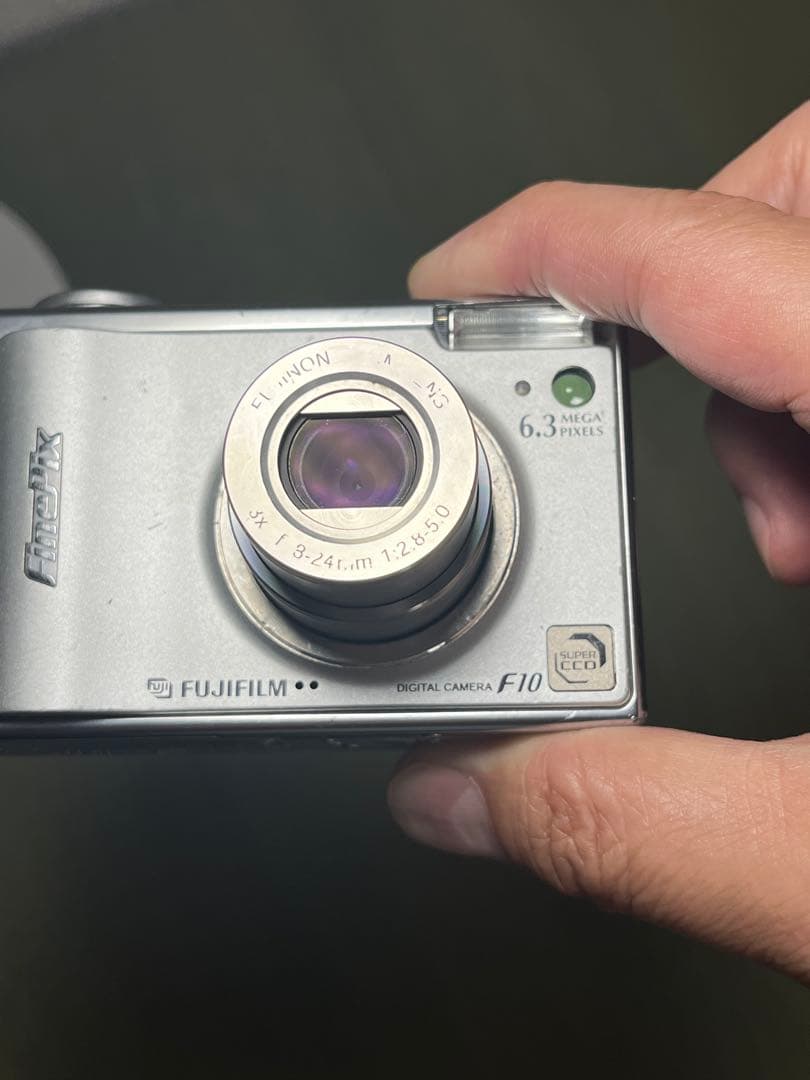 デジタルカメラ FUJIFILM FinePix F10