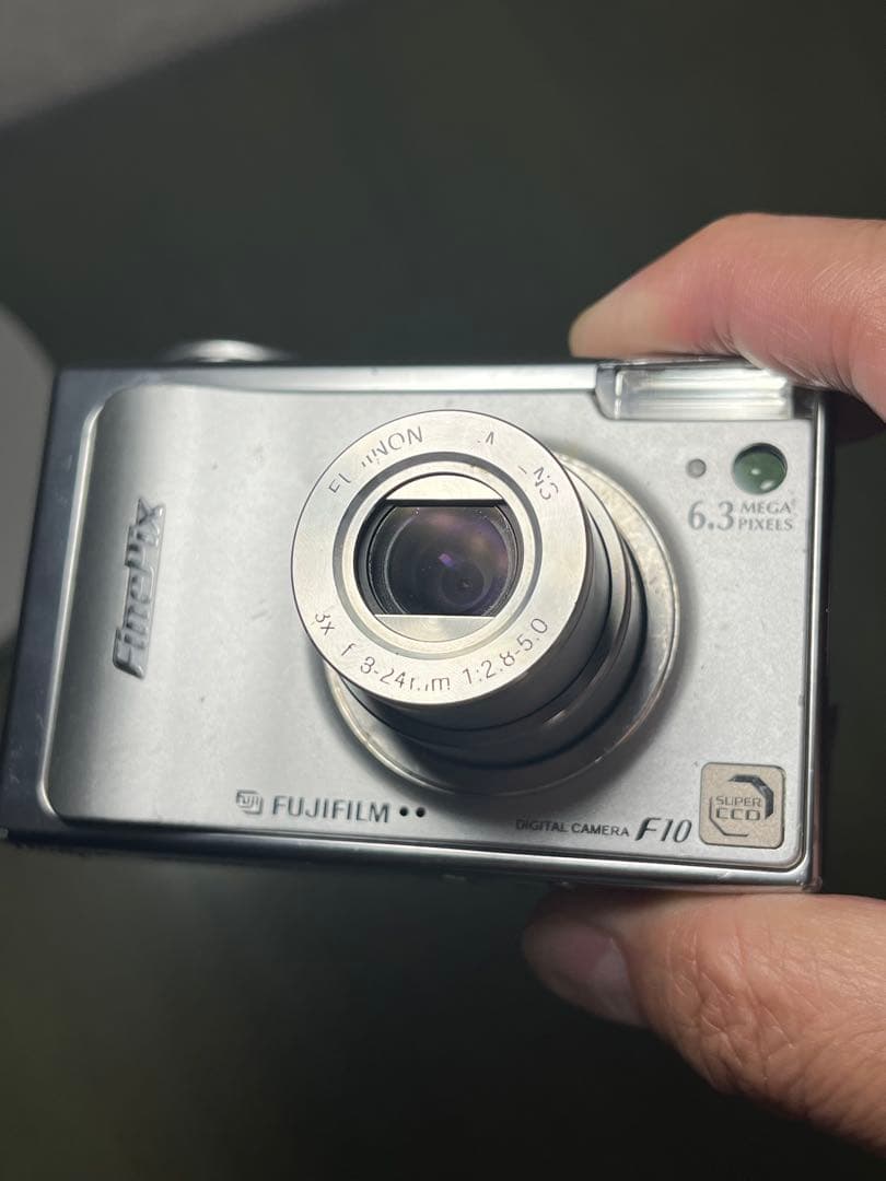 デジタルカメラ FUJIFILM FinePix F10