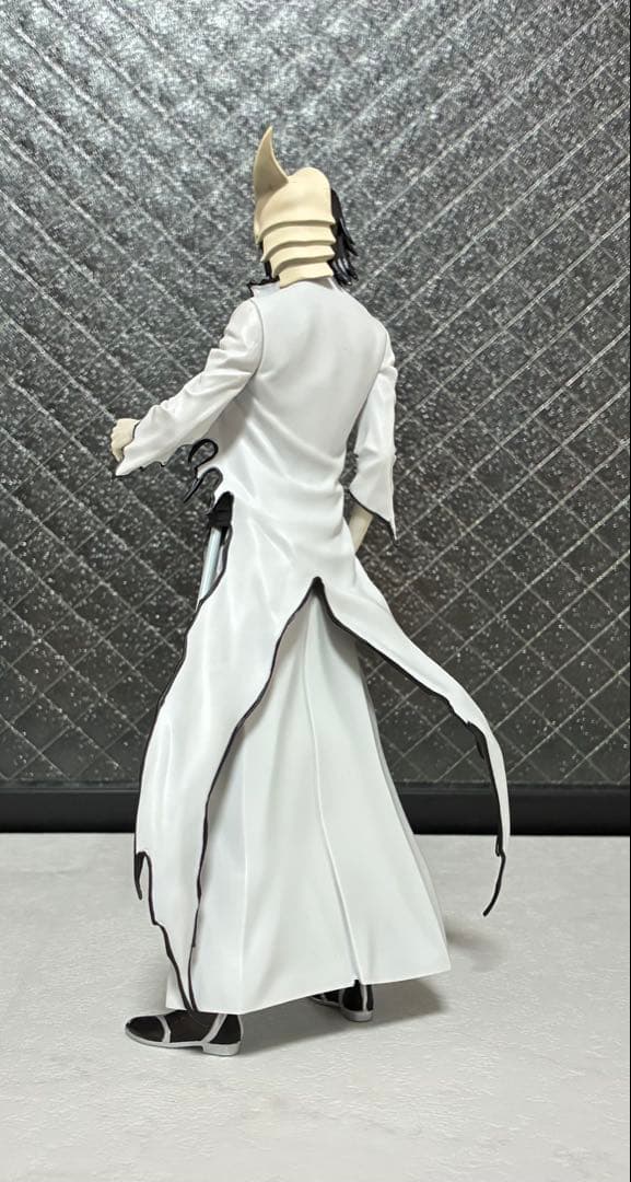 「人気アニメ フィギュア 7種7体セット」開封済 >=<