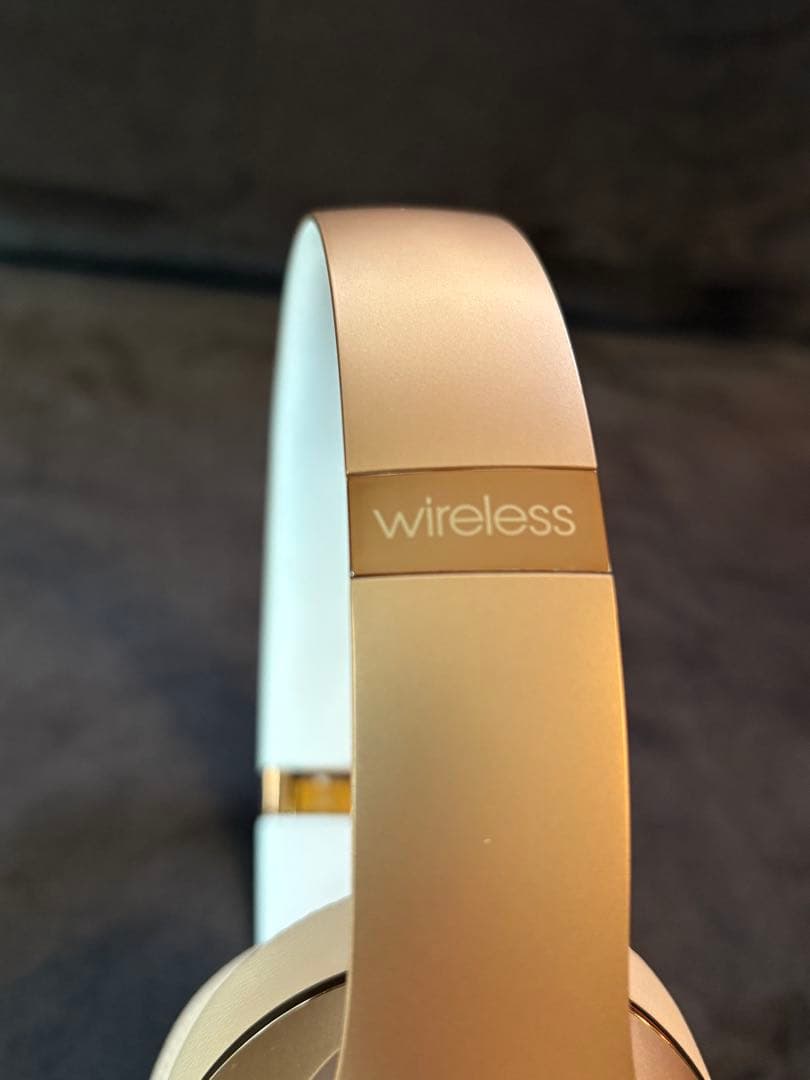 トモキbeats solo3 wireless ゴールド