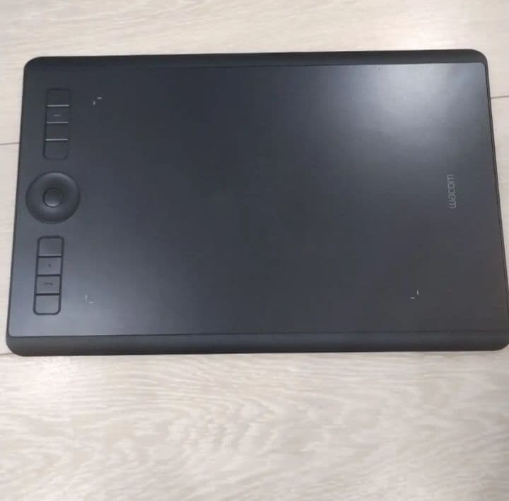 ワコム　Wacom Intuos Pro PTH-660/K0　ペンタブレット