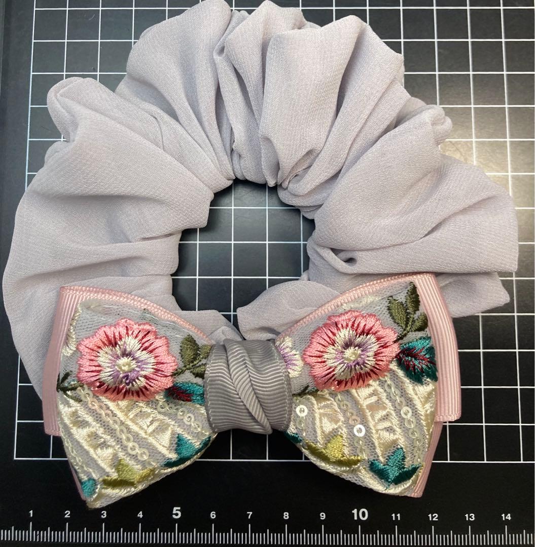 ハンドメイドシュシュM-3092♡ラベンダーグレージョーゼット♡インド刺繍リボン