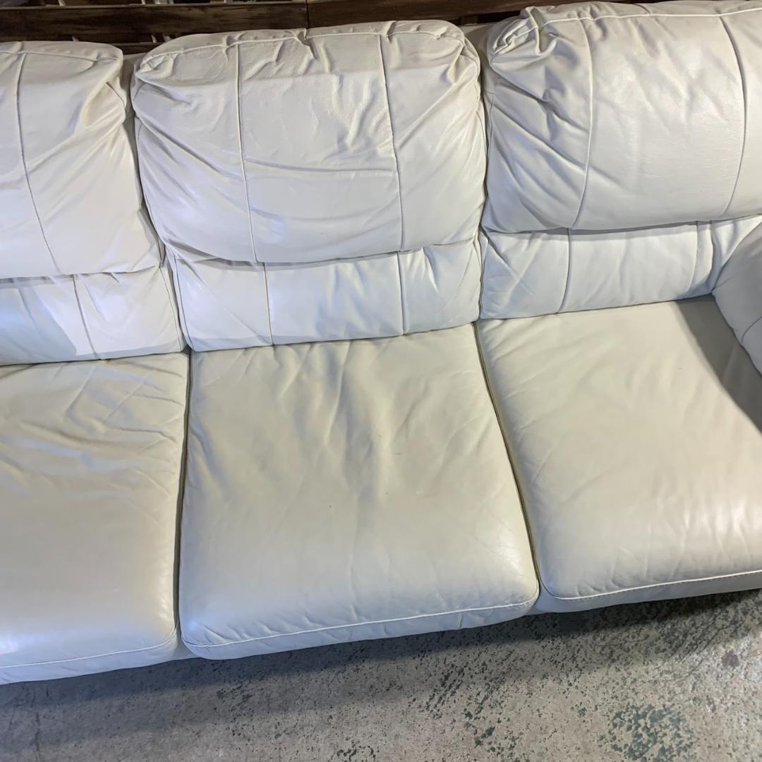 K957 レザー カウチソファ 3人掛けソファ ホワイト オットマン付